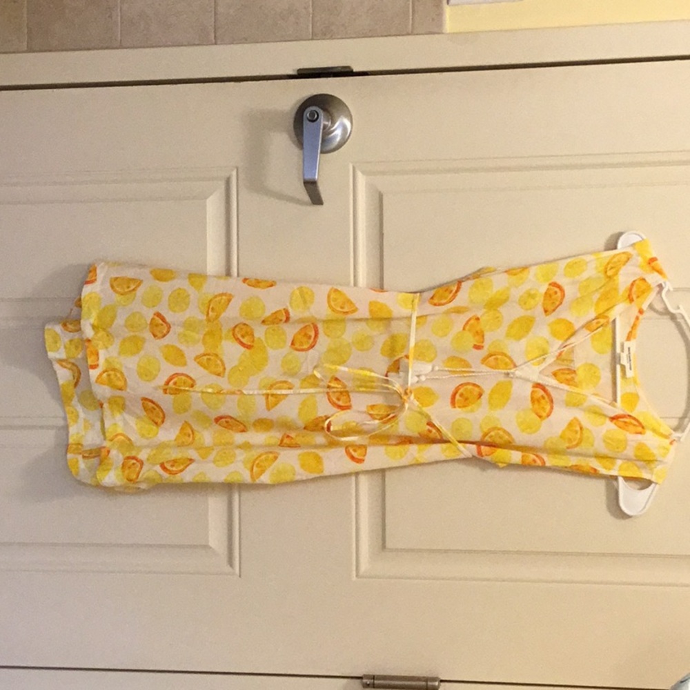 BeachLunchLounge Super cute lemon dress!